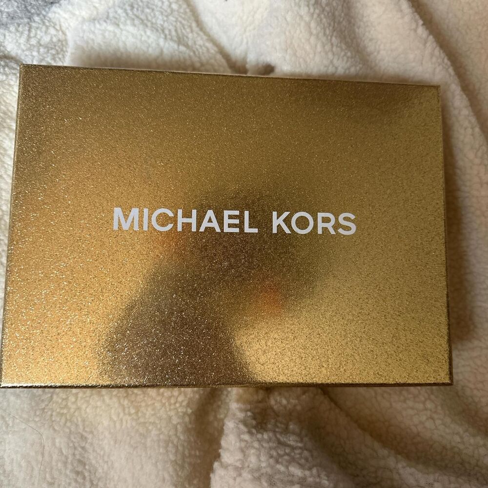 Michael Kors Women's Cream and Tan Belt Bag - Picture 4 of 6
